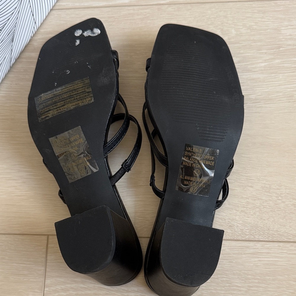 Chase + Chloe Black Strappy Sandals - Picture 6 of 9